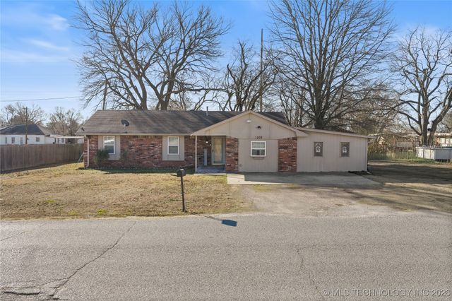 1209 W Chickasha, Sulphur, OK 73086