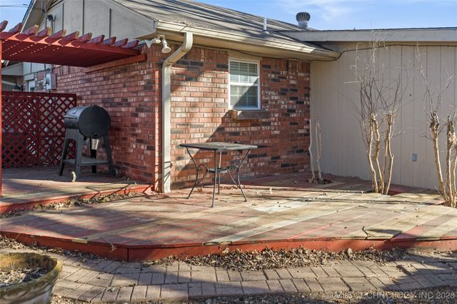 1209 W Chickasha, Sulphur, OK 73086