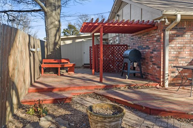 1209 W Chickasha, Sulphur, OK 73086