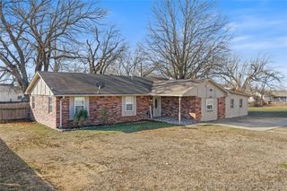 1209 W Chickasha, Sulphur, OK 73086