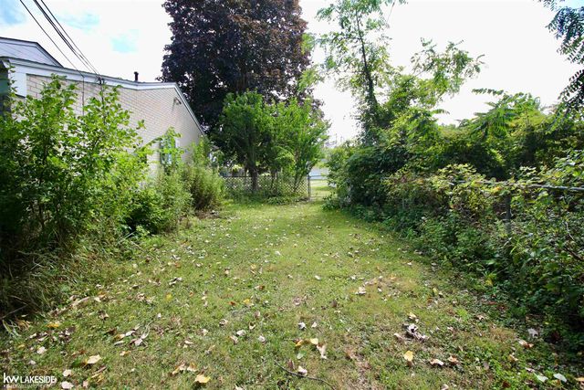 263 Carlson Street, Mount Clemens, MI 48043