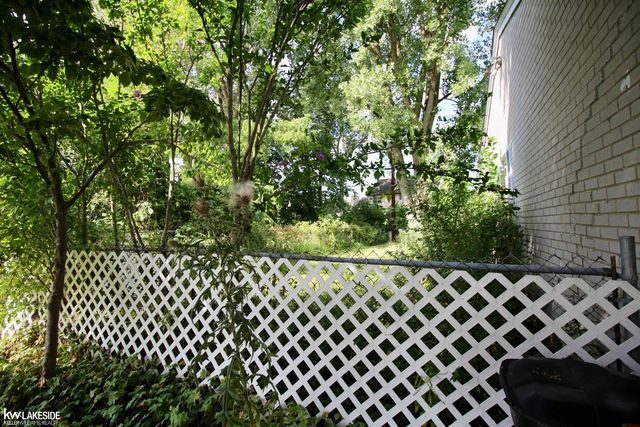 263 Carlson Street, Mount Clemens, MI 48043