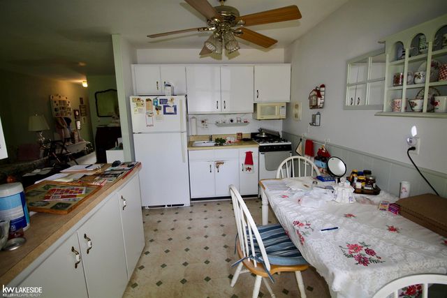 263 Carlson Street, Mount Clemens, MI 48043