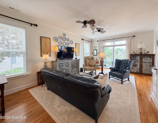 211 River Gate Lane, Wilmington, NC 28412