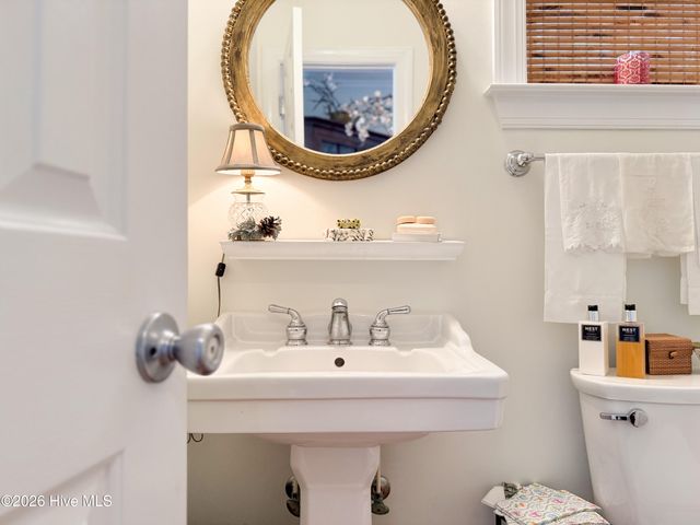 211 River Gate Lane, Wilmington, NC 28412