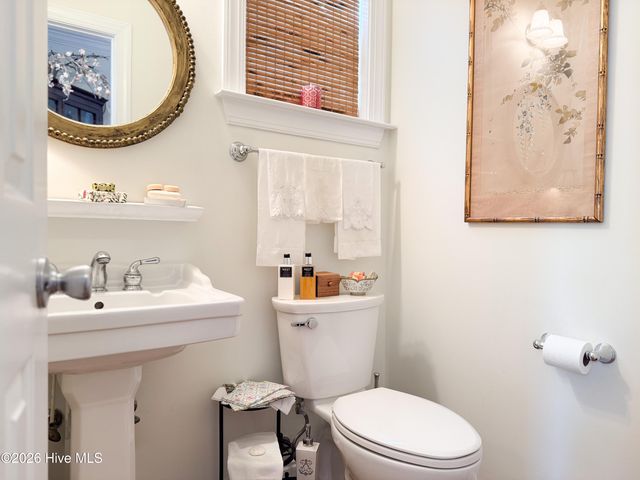 211 River Gate Lane, Wilmington, NC 28412