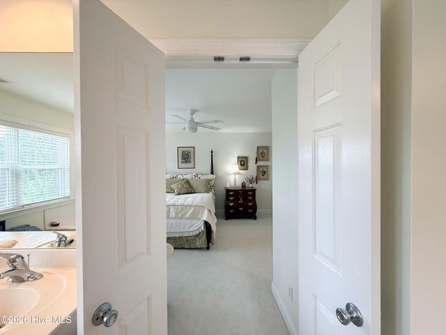 211 River Gate Lane, Wilmington, NC 28412