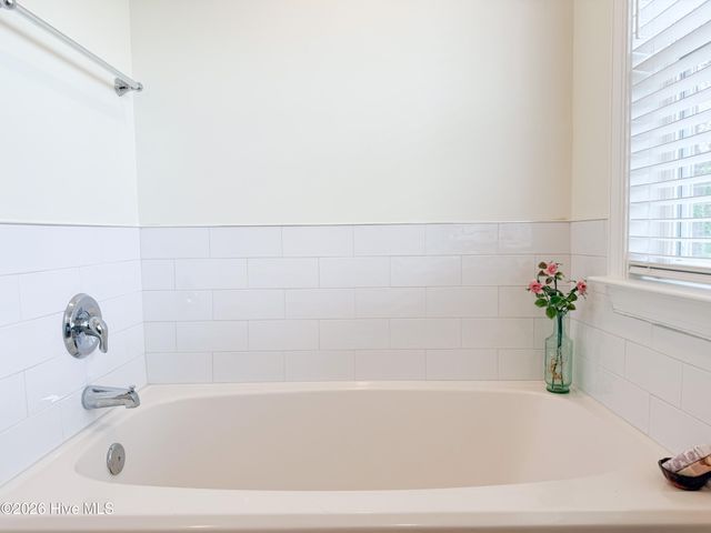 211 River Gate Lane, Wilmington, NC 28412