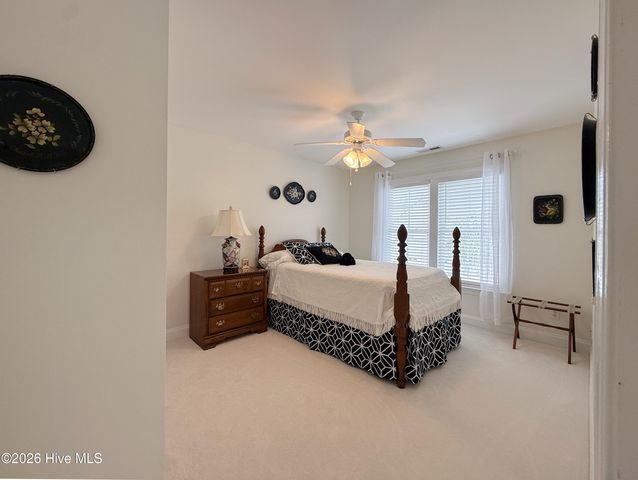 211 River Gate Lane, Wilmington, NC 28412