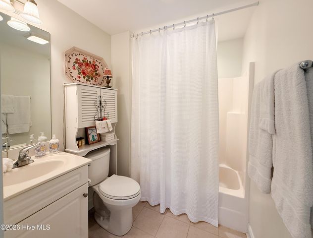 211 River Gate Lane, Wilmington, NC 28412