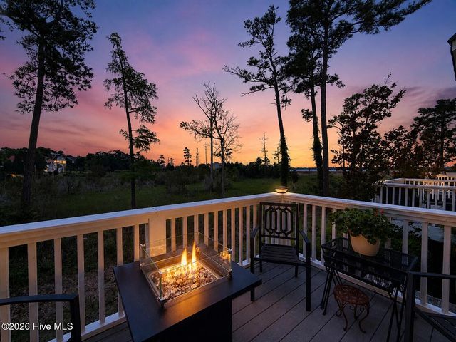 211 River Gate Lane, Wilmington, NC 28412