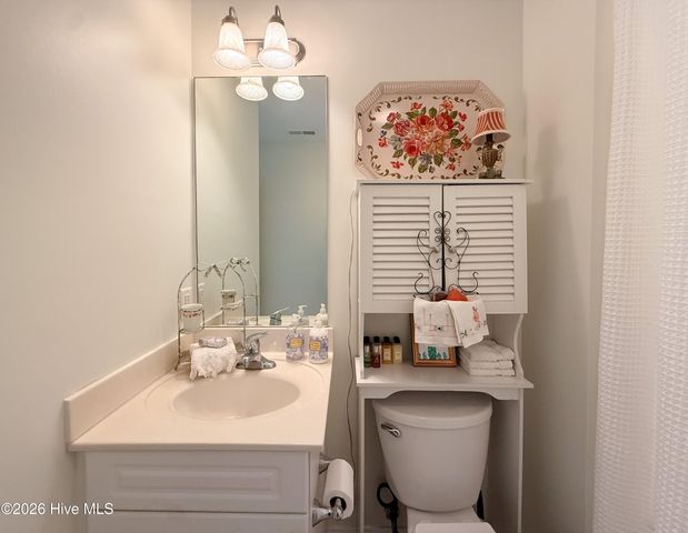 211 River Gate Lane, Wilmington, NC 28412