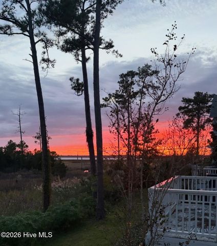 211 River Gate Lane, Wilmington, NC 28412