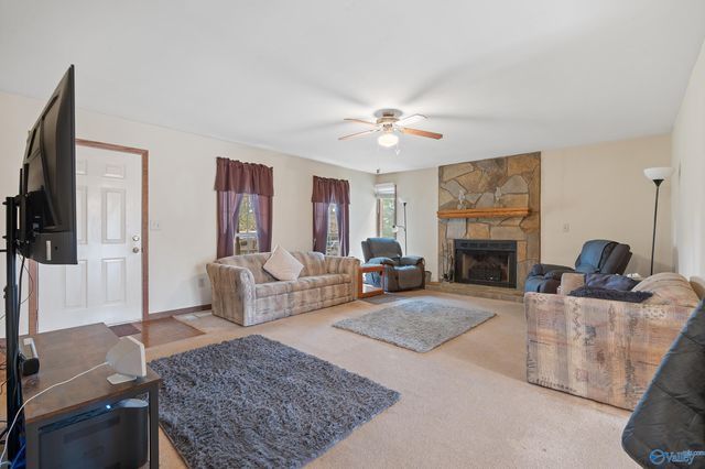 1019 A Ready Section Road, Hazel Green, AL 35750