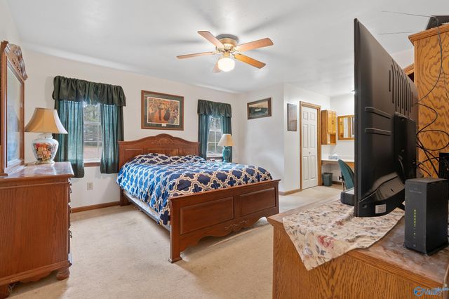 1019 A Ready Section Road, Hazel Green, AL 35750