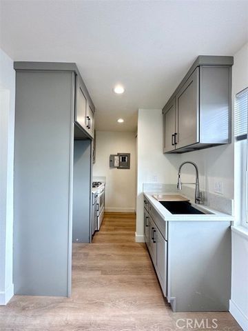 8620 Lampson Avenue 6, Garden Grove, CA 92841