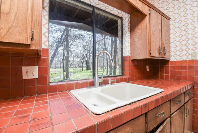1627 S Hearthside Drive, Richmond, TX 77406
