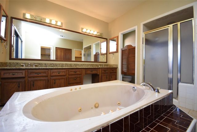 1627 S Hearthside Drive, Richmond, TX 77406