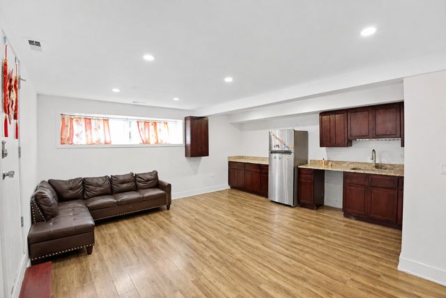 510 W 32nd Street, Chicago, IL 60616