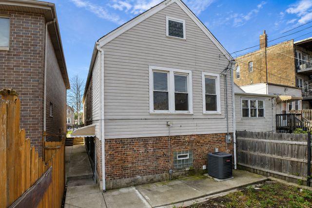 510 W 32nd Street, Chicago, IL 60616