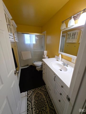 5388 N Bond Street, Fresno, CA 93710