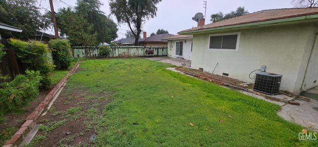 5388 N Bond Street, Fresno, CA 93710