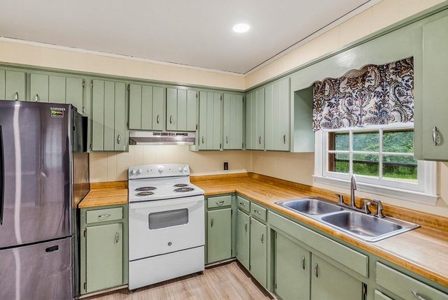 1548 Bud Arthur Bridge Road, Spartanburg, SC 29307