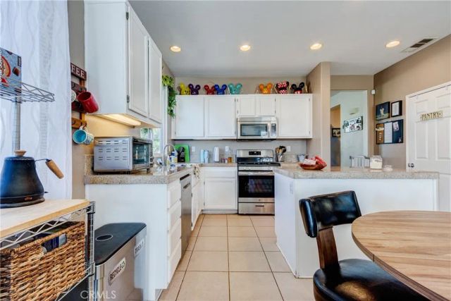 27727 Hollyoak, Menifee, CA 92585