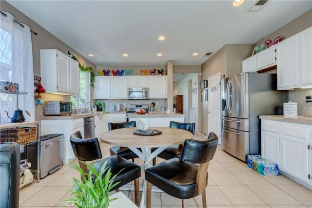 27727 Hollyoak, Menifee, CA 92585