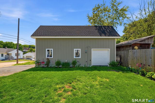 62 Sholes Avenue, Norwich, CT 06360