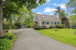 120 Blueberry Ln, Barnstable, MA 02648