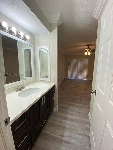 446 NE 210th Cir Terrace 101-6A, Miami, FL 33179