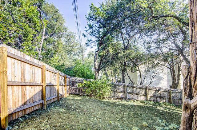 8104 Dunn ST B, Austin, TX 78745