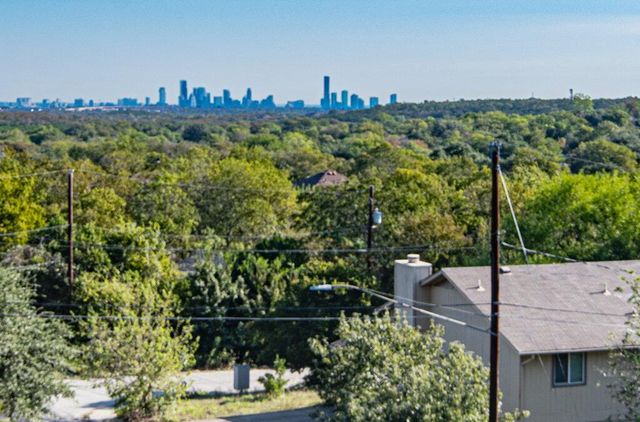 8104 Dunn ST B, Austin, TX 78745