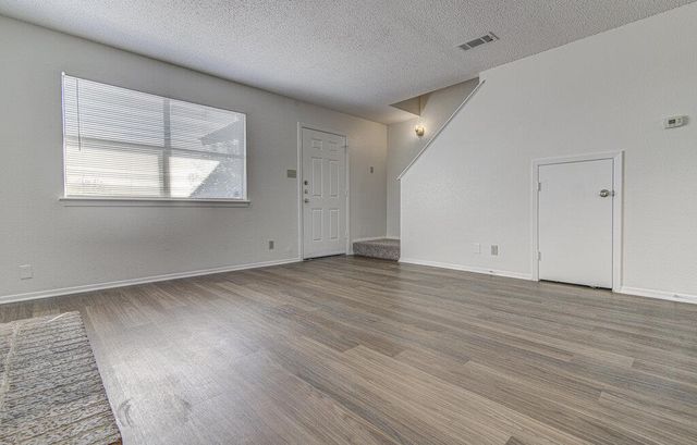 8104 Dunn ST B, Austin, TX 78745