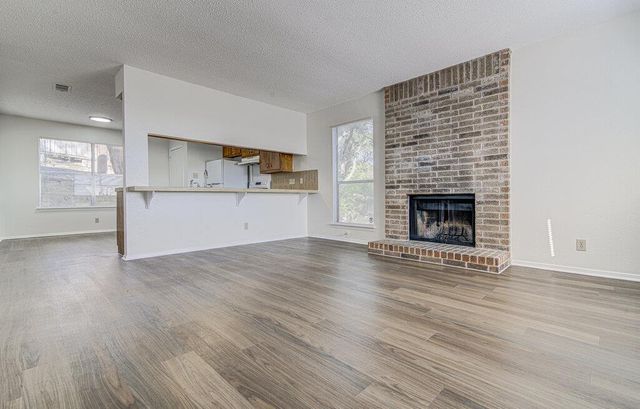 8104 Dunn ST B, Austin, TX 78745
