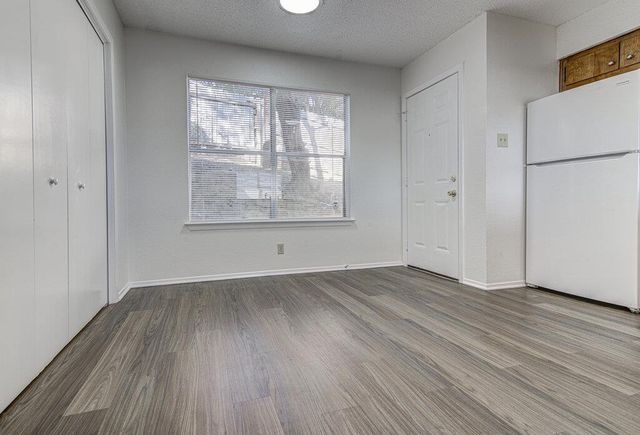 8104 Dunn ST B, Austin, TX 78745