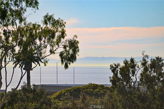 326 Loma Terrace, Laguna Beach, CA 92651