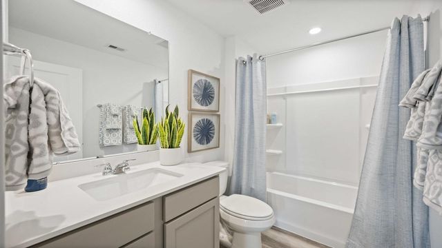 3921 Bronco Station Lane, League City, TX 77573