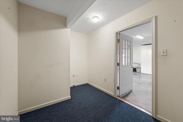 222 CRESTWOOD LN, Winchester, VA 22602