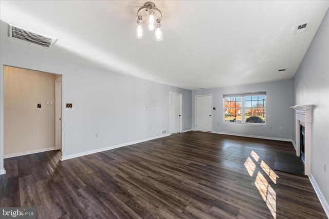 222 CRESTWOOD LN, Winchester, VA 22602