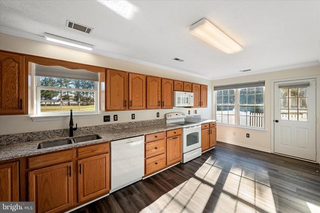 222 CRESTWOOD LN, Winchester, VA 22602