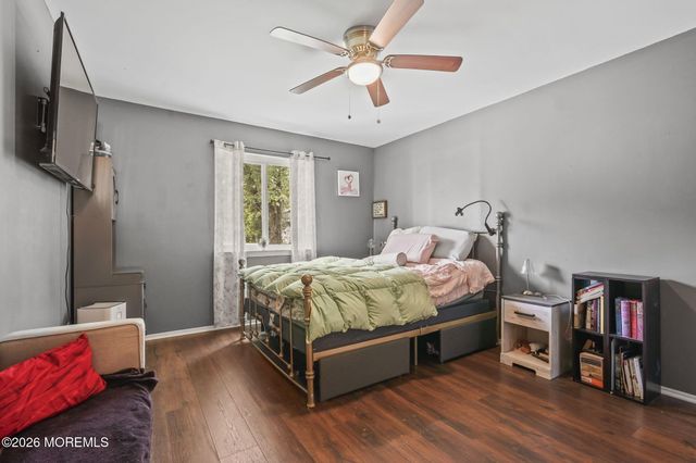 13 Flamingo Drive, Howell, NJ 07731