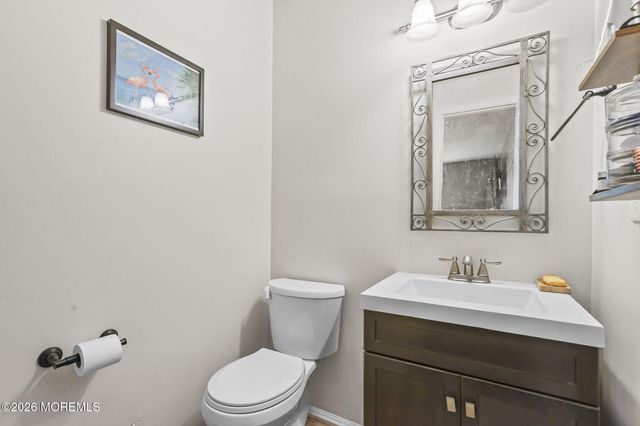 13 Flamingo Drive, Howell, NJ 07731