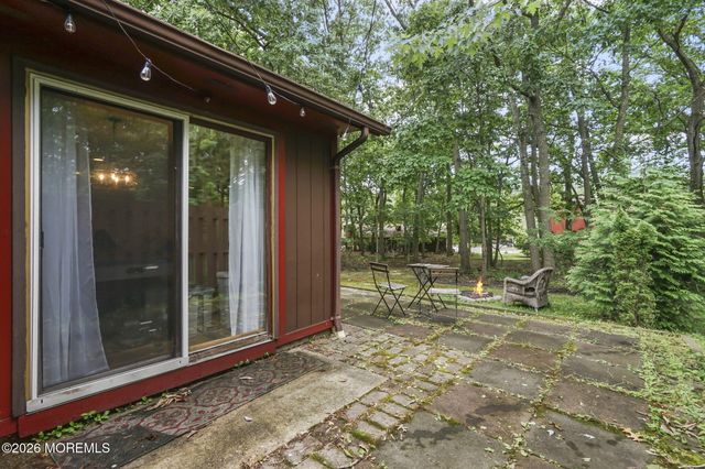 13 Flamingo Drive, Howell, NJ 07731