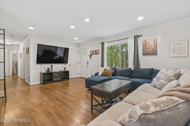 13 Flamingo Drive, Howell, NJ 07731