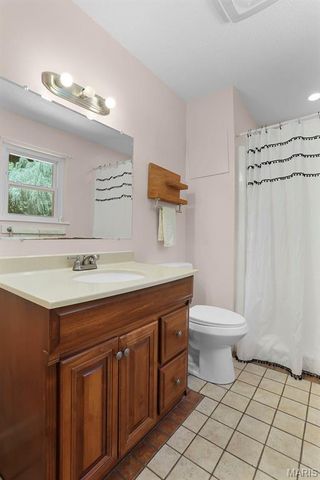 9 Robin Lane, Collinsville, IL 62234