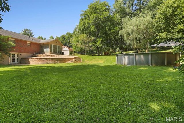 9 Robin Lane, Collinsville, IL 62234