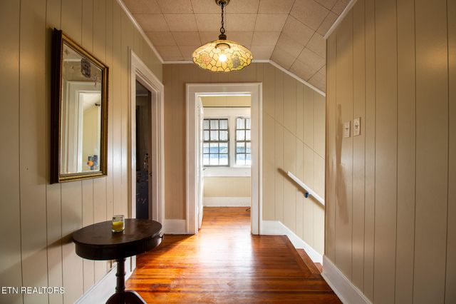301 Walden Ave, Harriman, TN 37748