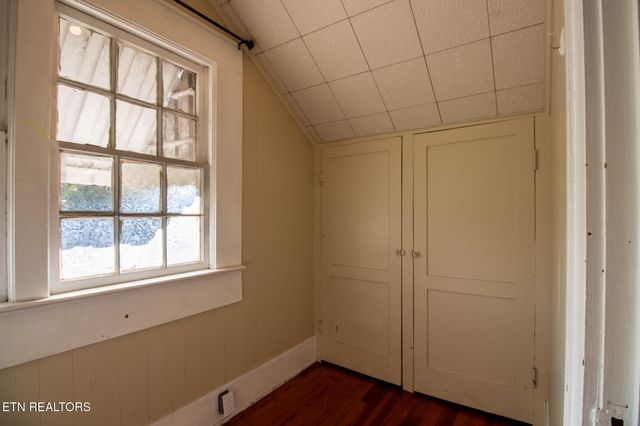 301 Walden Ave, Harriman, TN 37748